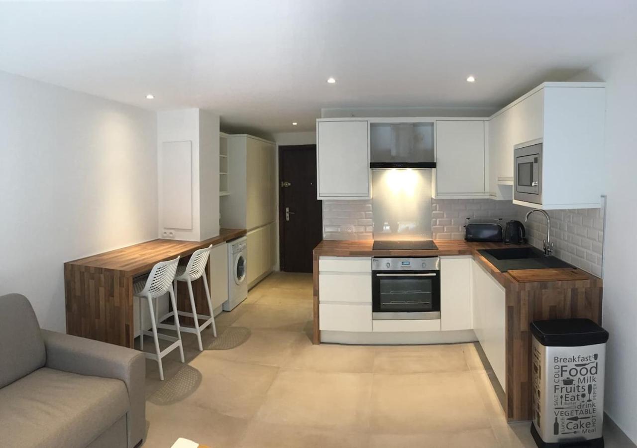 Tres Beau Studio Avec Terrasse, Situe A 100M Des Plages De Juans Les Pins Antibes Eksteriør billede